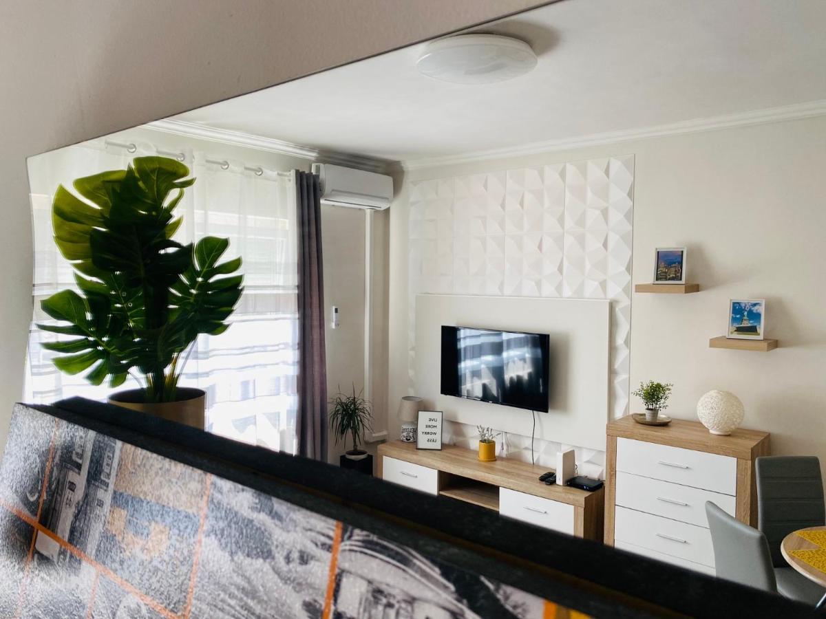 Sweet Central Apartment ,In The City Center Erlau Exterior foto